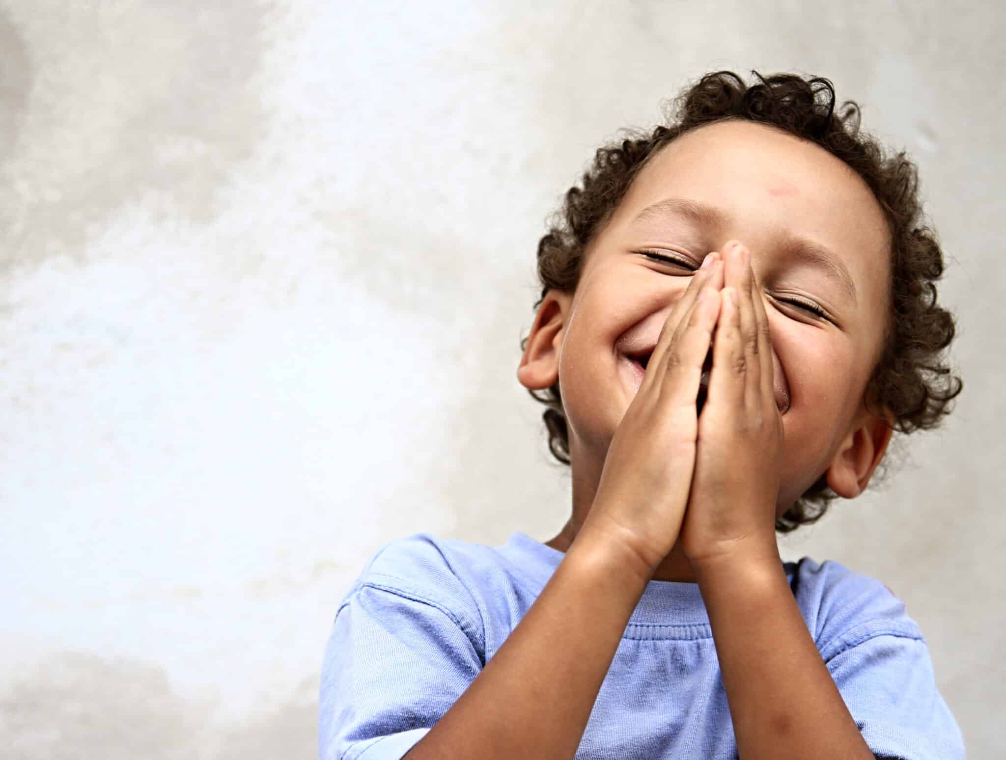 little boy praying